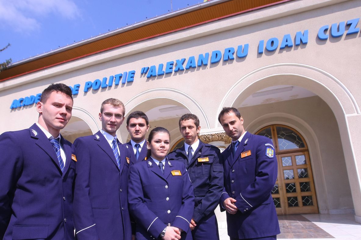 Admitere Poliţie 2018. Când au loc probele sportive şi medicale