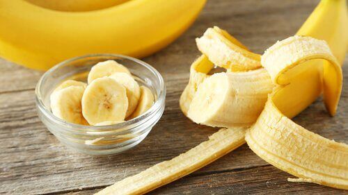 Alimente care te ajută să dormi mai bine. Tu ştii care sunt?