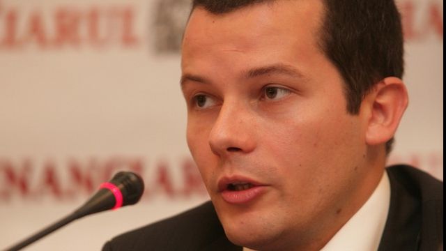 Cine e consilierul din umbră al americanilor care au cumpărat o bancă în România