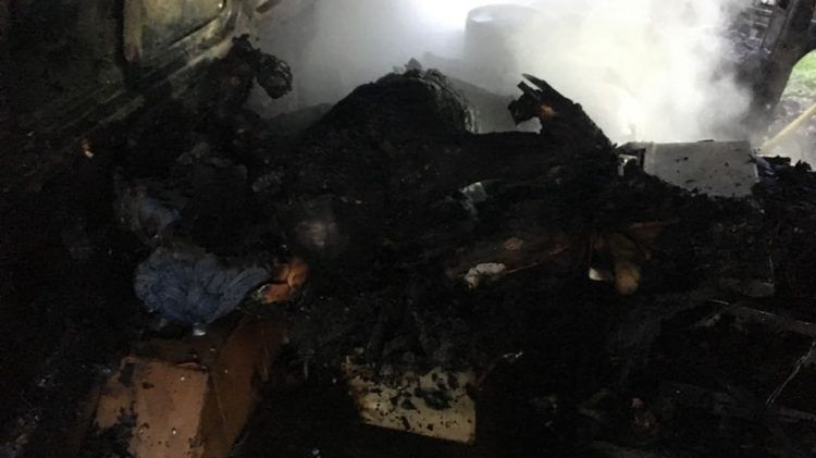 Moarte îngrozitoare, a ars în maşina în care dormea