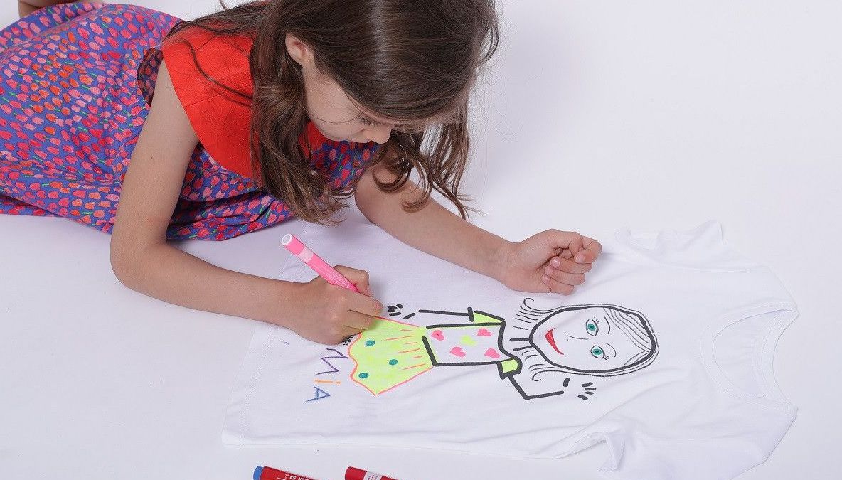 Cum să scoţi petele de marker de pe haine. Nu ai fi crezut că este atât de simplu