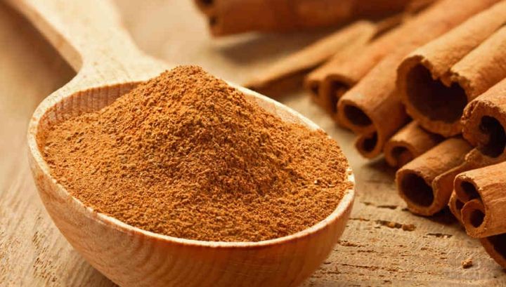 A adăugat o lingură de scorţişoară pe plantele din casă. Uite ce lucru uimitor s-a întâmplat