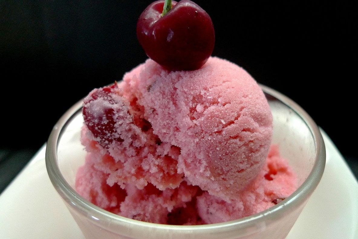 Cum să prepari rapid îngheţată din două ingrediente. Este senzaţională