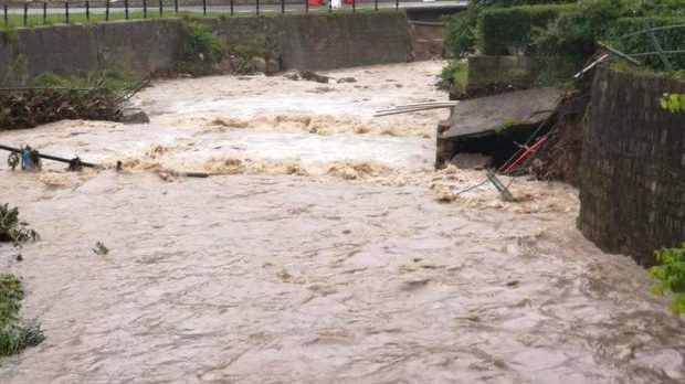 POTOPUL nu se mai opreşte. Codul PORTOCALIU de inundaţii, prelungit