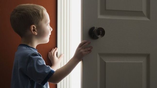 Semne care îți spun că poți să lași copilul singur acasă 