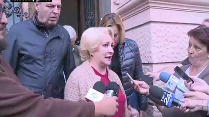 Viorica Dăncilă, primită cu huiduieli la Brașov: "Demisia! Demisia!"