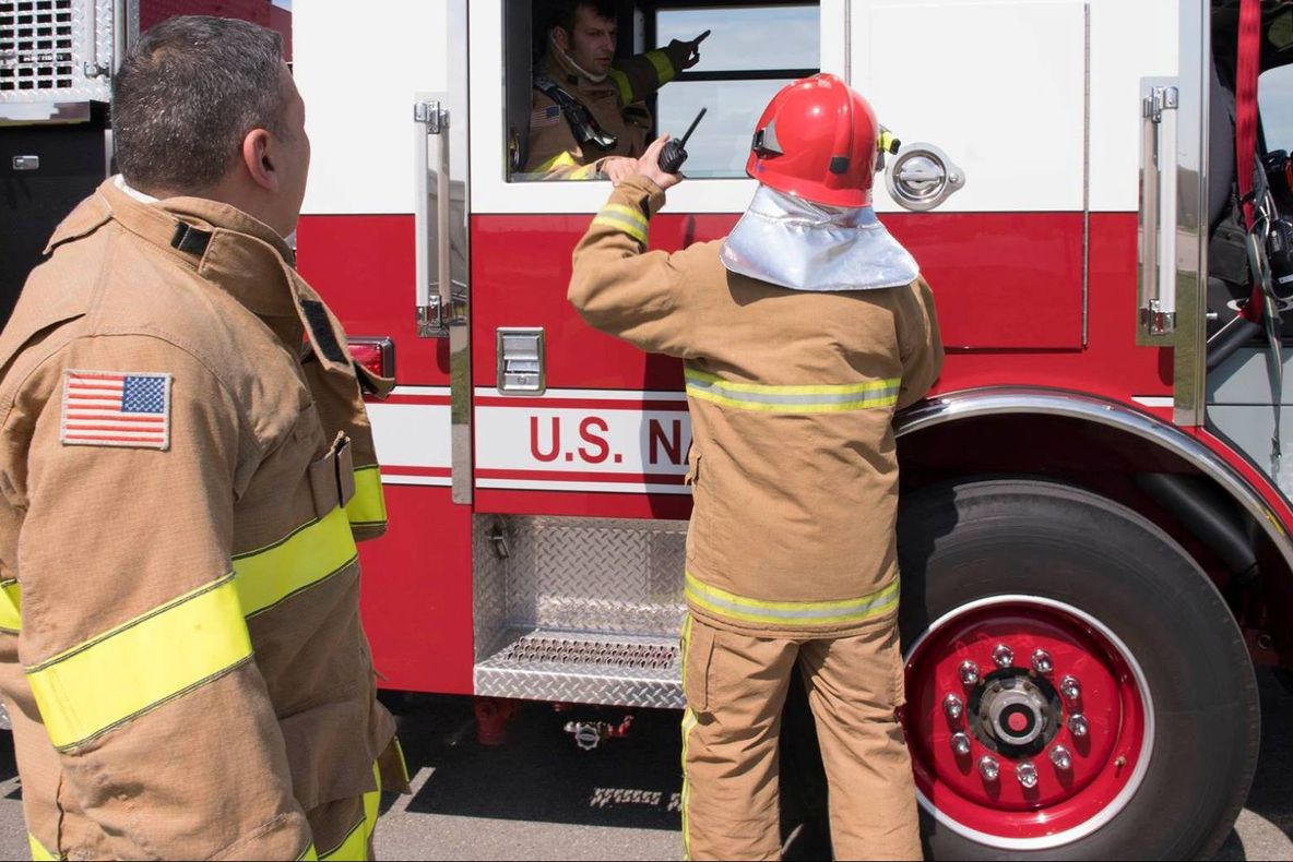 Baza NATO de la Deveselu, sub asediu: incendiu de proporţii, pachete suspecte şi suspecţi reţinuţi 