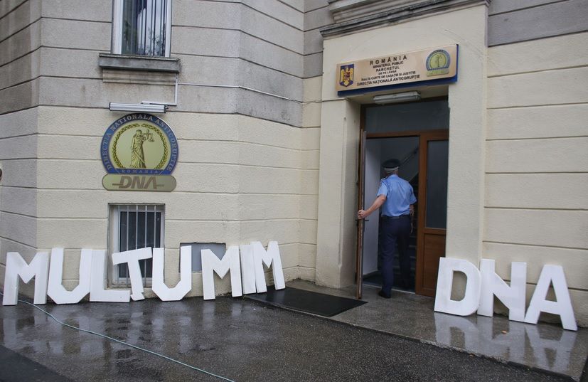 #Rezistenta, la sediul DNA. Mesajul protestatarilor din Piaţa Victoriei pentru Kovesi