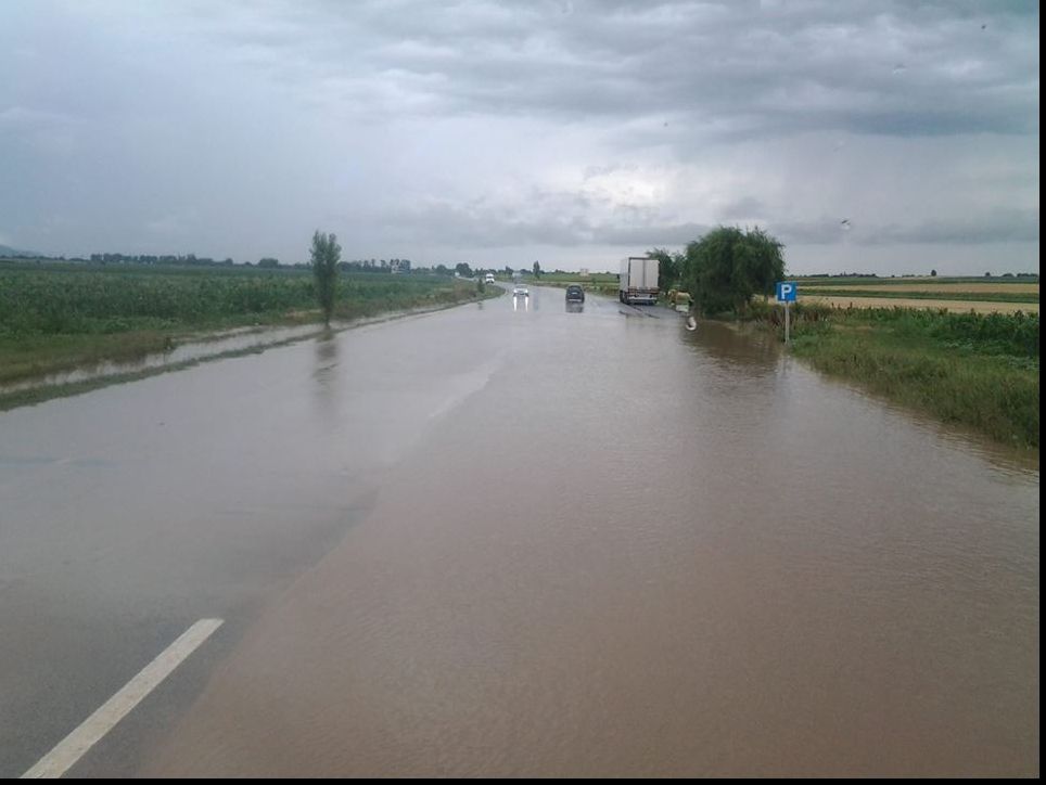 Aluviunile ocupă o bandă de mers pe E85, între Ruginești și Domnești