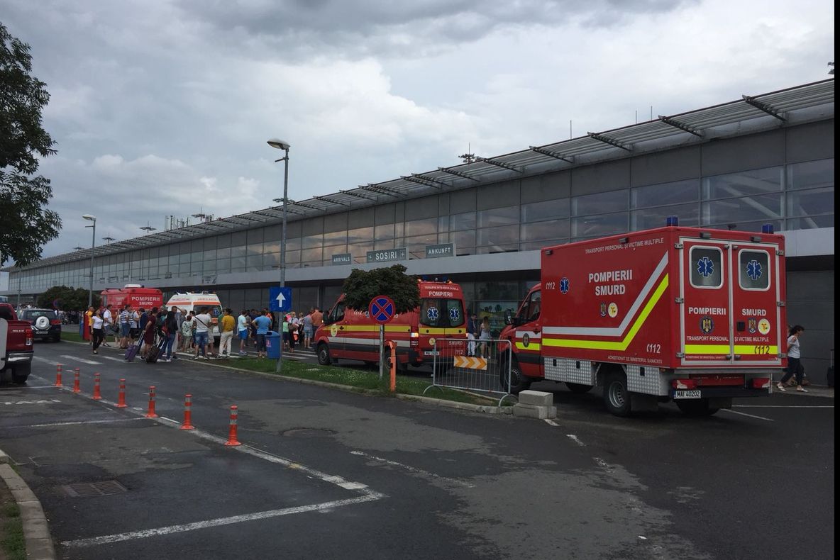 Autorităţile au confirmat: un spray lacrimogen a provocat panică pe Aeroportul de la Sibiu