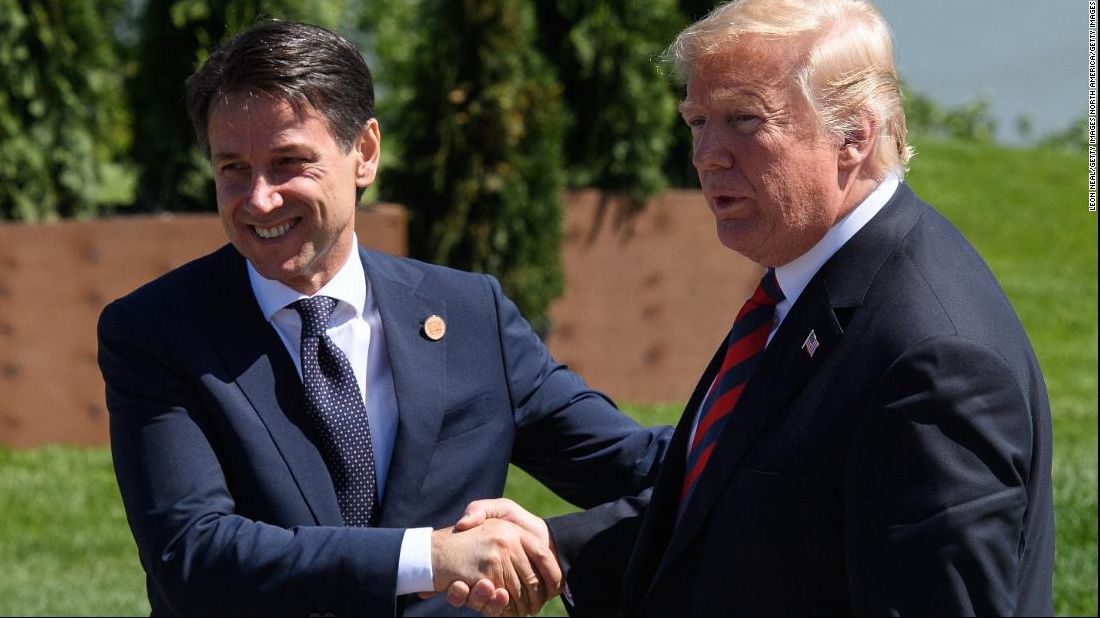 Donald Trump l-a felicitat pe premierul italian Giuseppe Conte pentru măsurile antiimigraţie