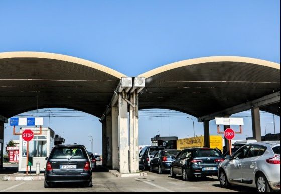 Mii de persoane au ieșit din țară pe la Giurgiu în doar câteva ore