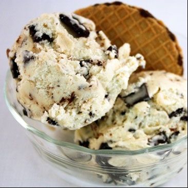 Cum să prepari îngheţată vegană la tine acasă. Rapid, simplu şi uşor