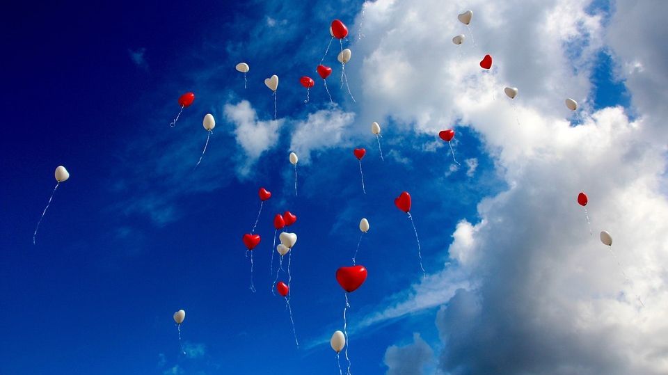 „Ochii văd, inima cere”. Cine sunt românii celebrii care și-au lăsat soțiile pentru femei mai tinere