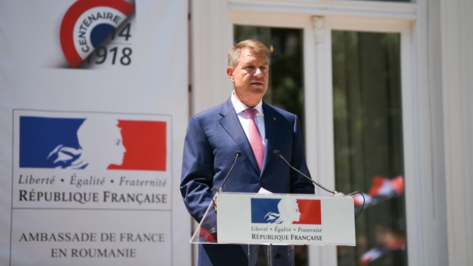 Klaus Iohannis a fost aplaudat îndelung la Ambasada Franței. Ce s-a întâmplat
