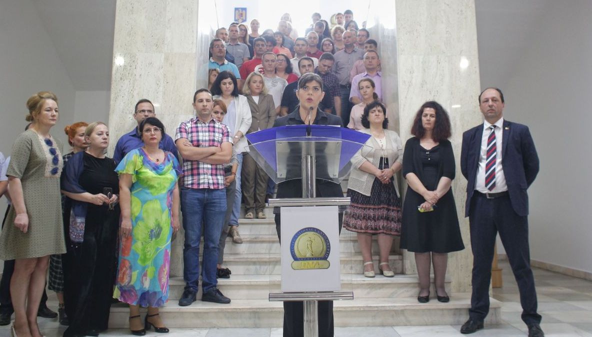 Laura Codruța Kovesi, aplaudată de zeci de procurori la discursul de adio
