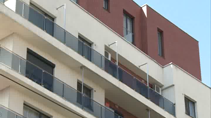 Piața imobiliară s-a prăbușit după impunerea măsurilor de austeritate ale guvernului Bolojan. Date oficiale confirmă declinul