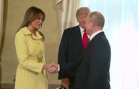 Cum a reacţionat Melania Trump după ce a dat mâna cu Putin. Imaginile care au şocat