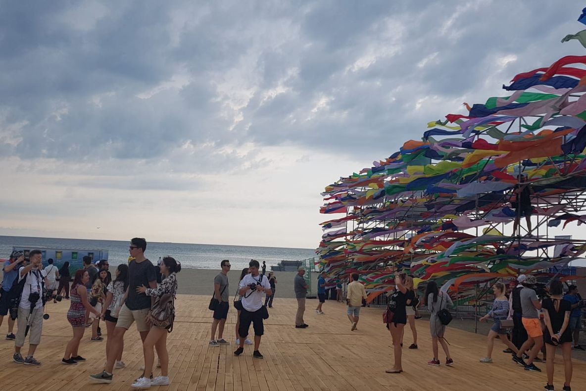 Neversea, cel mai mare festival de pe plajă din Europa, la start