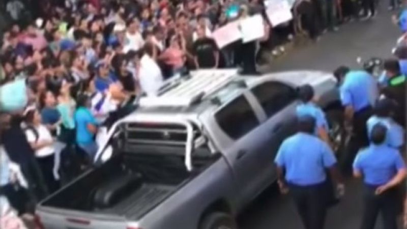 TRAGEDIE. Atac armat soldat cu 11 morţi, printre care şi doi poliţişti