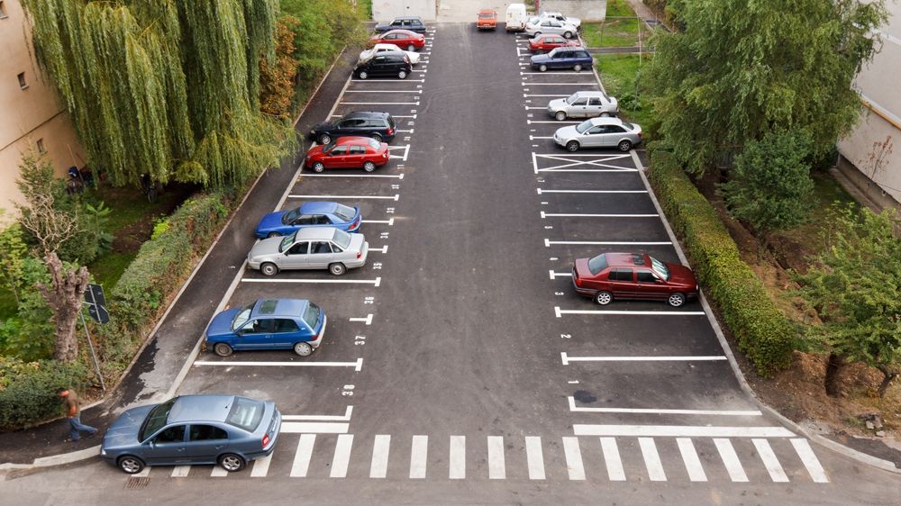 Parcare gratuită pentru autovehicule electrice. Unde se întâmplă aşa ceva