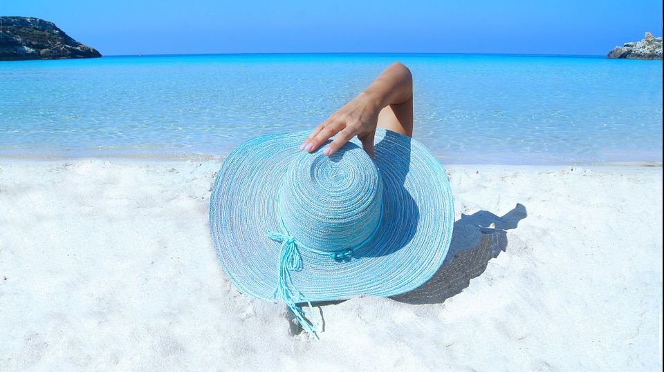 Ce se întâmplă dacă dormi pe plajă