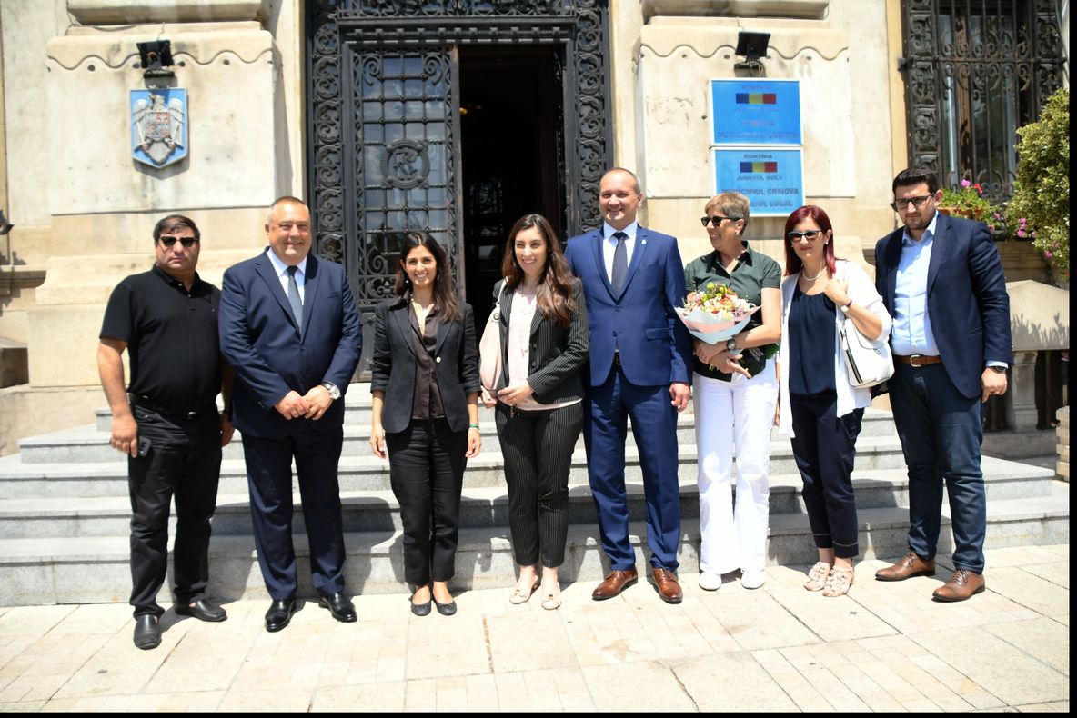 Primarul Romei, la Craiova. Autorităţile din cele două ţări caută soluţii pentru migranţii romi