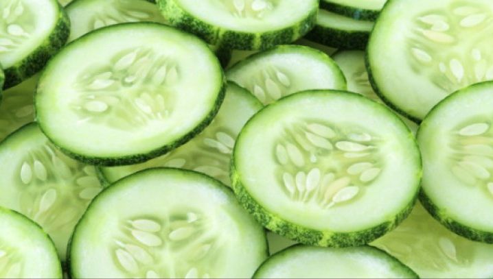 Pericolul imens la care te expui când mănânci castraveți cu sare - Foarte puțini știu asta