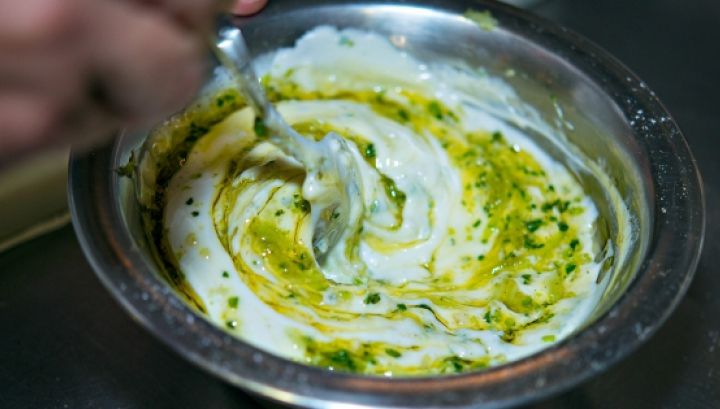 Cum să faci cel mai bun şi sănătos sos Tzatziki