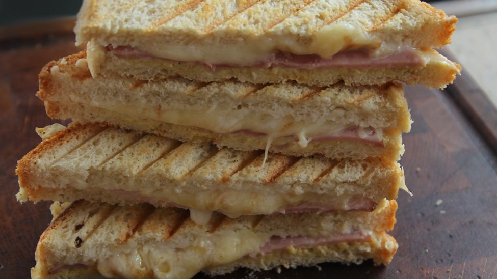 Banalele sandviciuri pot fi mai gustoase. Trucurile pe care nu le ştiai