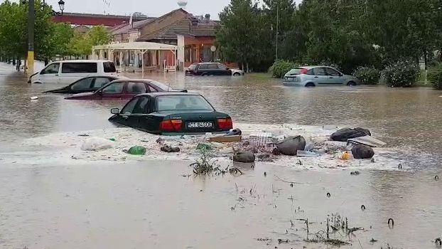 Prăpăd în Cernavodă din cauza unei ploi torențiale - Imagini dramatice