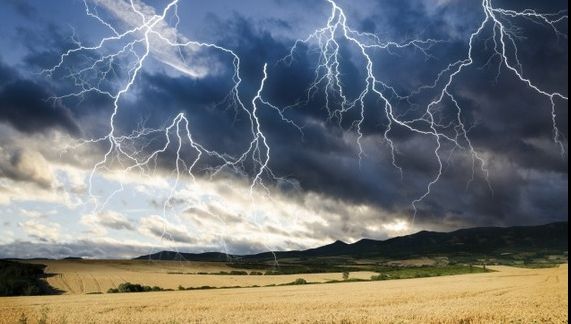 Cod portocaliu de vremea rea! Vor fi averse torențiale 