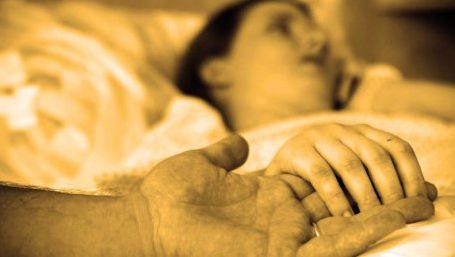 5 simptome care prevestesc moartea. Ce spun medicii