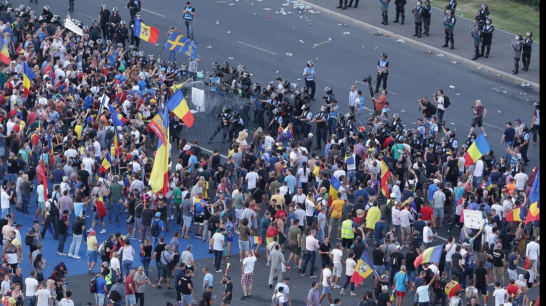 Presa străină: Tabloul de la Bucureşti aminteşte de evenimentele din decembrie 1989