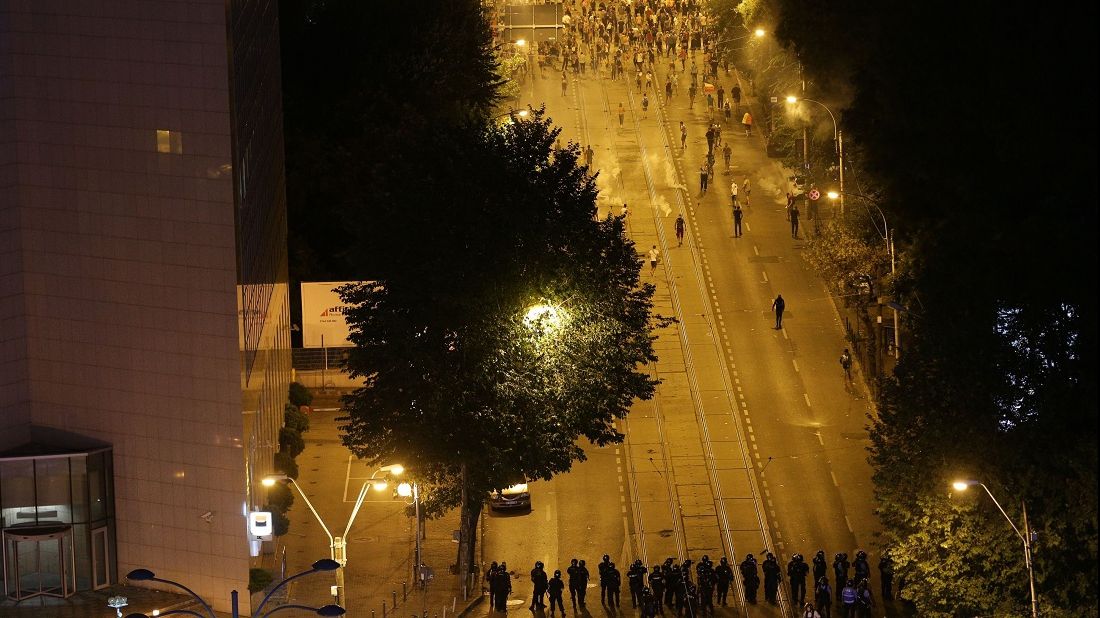 Dan Vasile Mihale: Cine a adus huliganii în Piața Victoriei