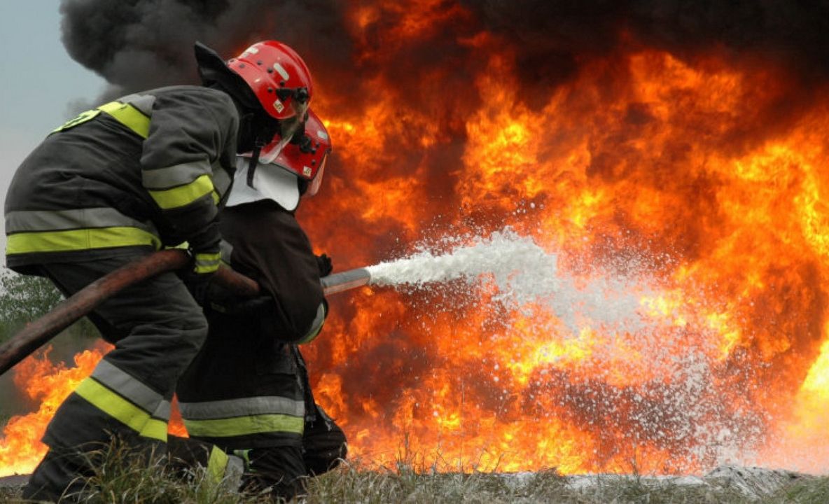 Ialomiţa: Incendiu la o fabrică chinezească din Fierbinți