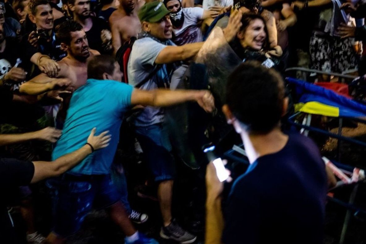 Primii huligani reținuți după violențele de la protestul din 10 august