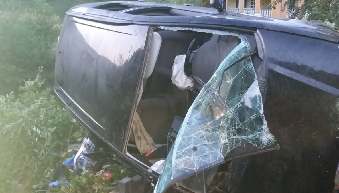 Accident grav în Bistrița-Năsăud: 4 răniţi. O femeie, mamă a 9 copii, a murit