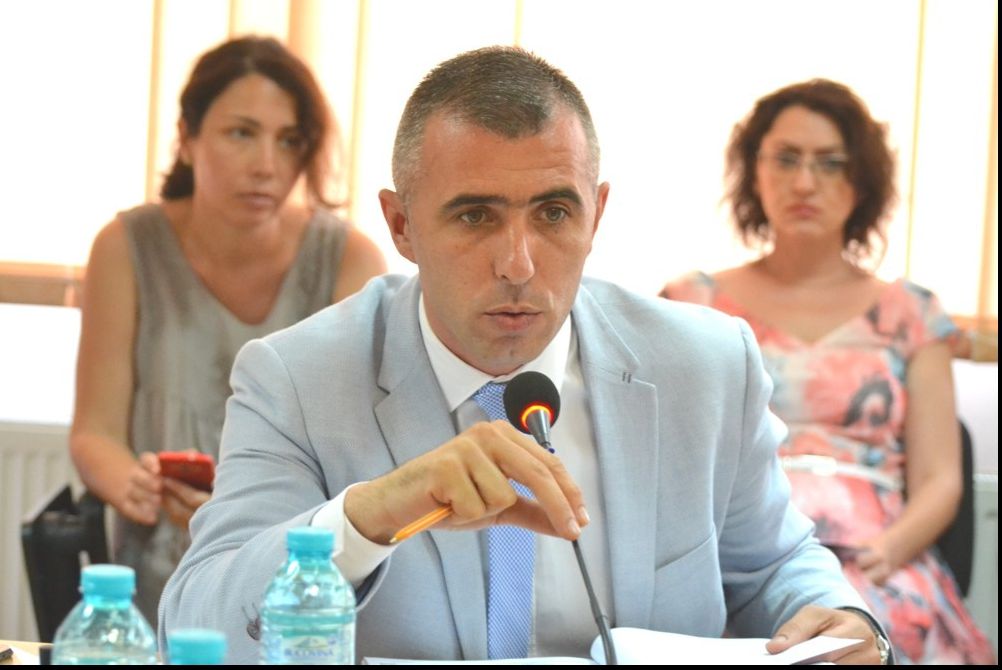 Salarii mărite pentru directorii din Primăria Slobozia