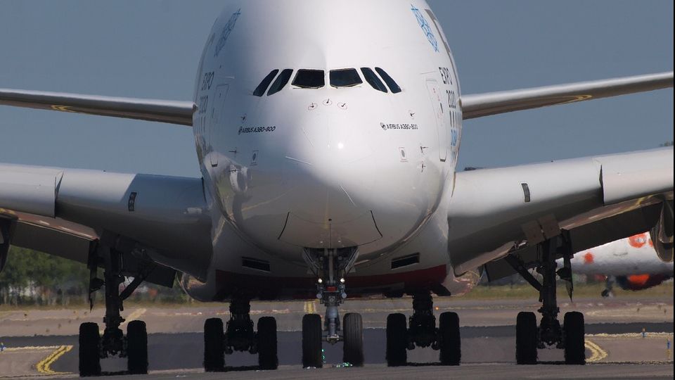 Probleme tehnice pe Aeroportul Schiphol din Amsterdam. Cursele decolează și aterizează cu întârziere