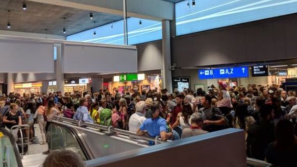Alertă pe aeroportul din Frankfurt. Un terminal a fost evacuat 