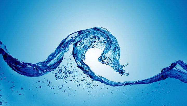 Ce înseamnă când visezi apă