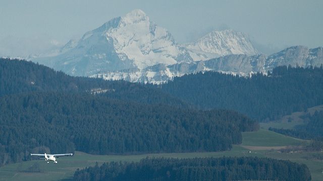 A fost găsit primul cadavru al tragediei aviatice din Oceanul Pacific!