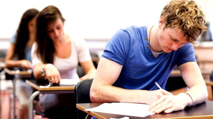 BACALAUREAT 2018. Candidaţii susţin astăzi ultima probă scrisă