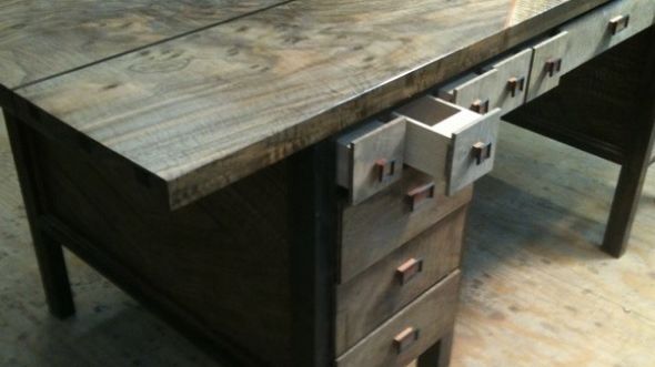 A rămas gravidă de 5 ori. După 60 de ani, a găsit o hârtie ascunsă în biroul tatălui. A îngheţat!