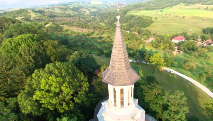 Locul unde trebuie să te căsătoreşti ca să rămâi pentru totdeauna cu perechea ta. Este în România