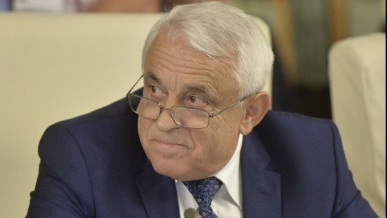 Se cere demisia lui Daea după ce acesta a spus că dă foc la lanurile de porumb