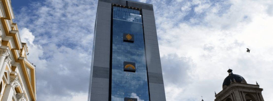 Cum arată Casa Poporului cu 29 de etaje din Bolivia. Oamenii cer dărâmarea ei