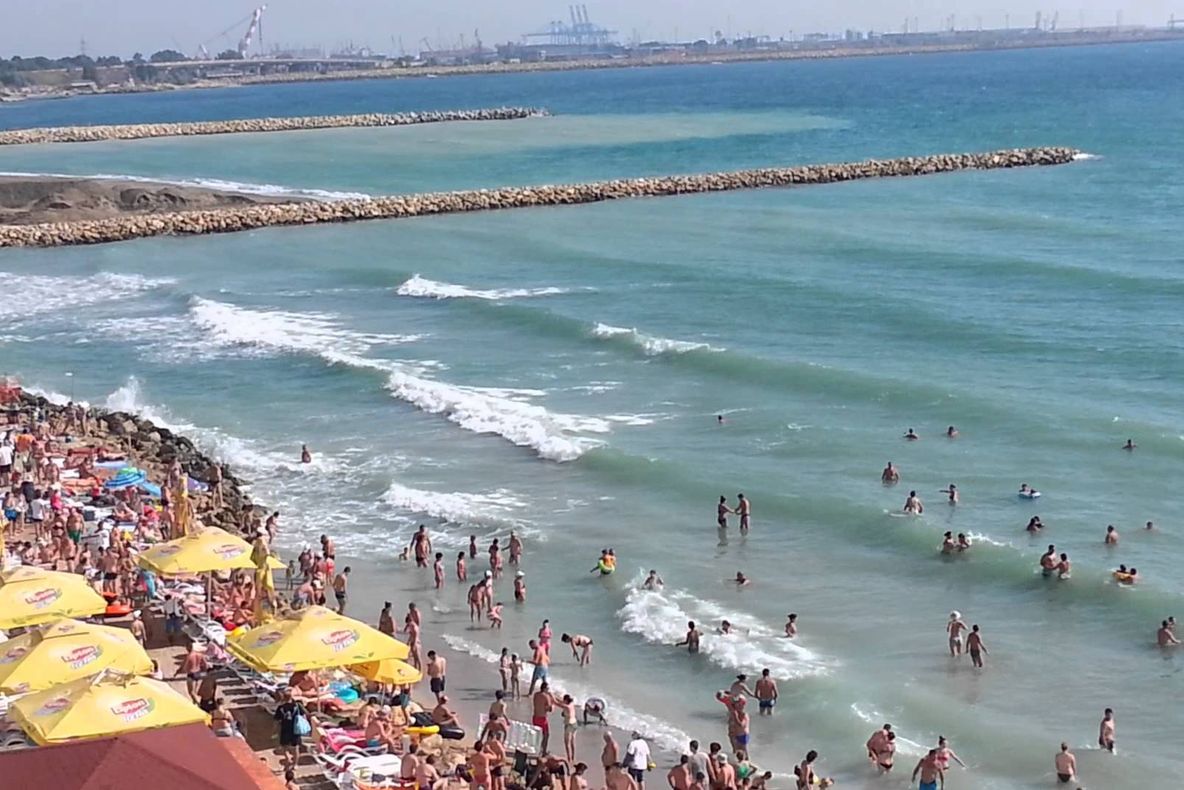 Apa mării din stațiunea Eforie este plină de bacterii din intestinul uman: E. Coli și enterococi