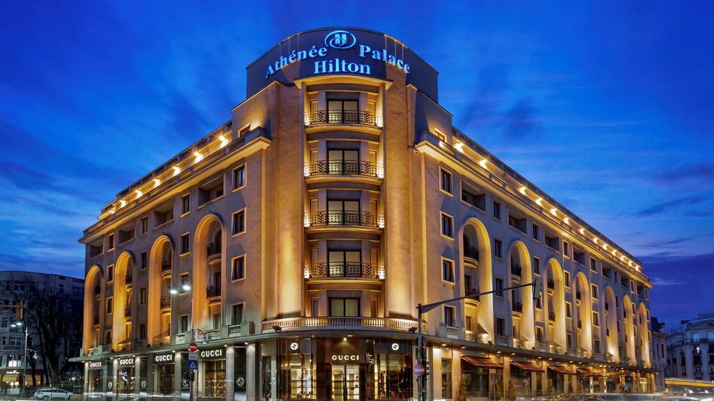 Lanţul hotelier Hilton ar fi angajat avocaţi britanici, ca să-i ceară socoteală lui Dragnea